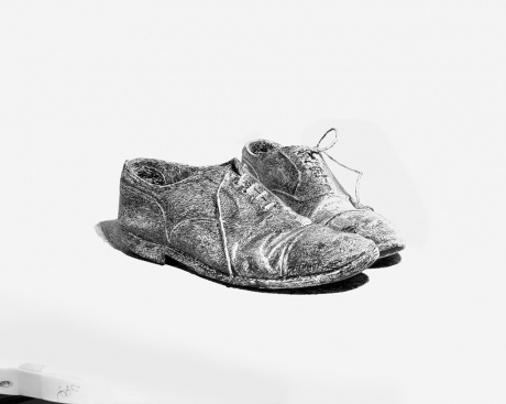 NATIVE SOIL|Hubert Becker|Schuhe, 2003|Barytabzug, 18,5 x 24 cm