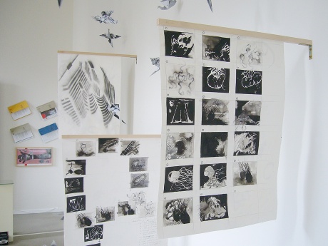 Katja Davar / Kiron Khosla|Over the liquid world, 2006|beidseitige Papierarbeiten: Tusche,|Wasserfarben, Bleistift auf Papier,|gefaltete Digitalprints, div. Materialien