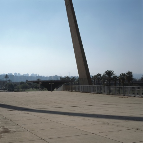 Bogen, Tripoli, Oscar Niemeyer, Rashid Karami International Fair, 2012 |Inkjetprint auf Hahnemühle Photorag, 35 x 28 cm
