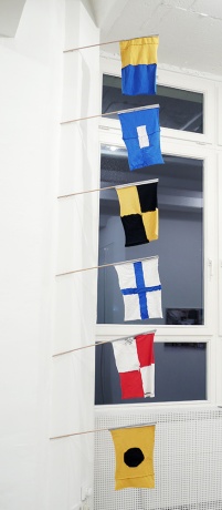 Six Flags for a Signal, 2014|6 genähte Signalflaggen aus Stoffresten (für die Bootsreinigung)|je 66 x 40 cm