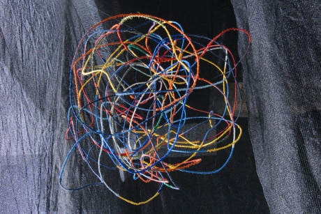 Weg nach weiter|Labyrinth, 2015|Stoff, Draht, Elektrik|Detailansicht