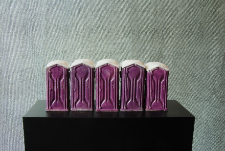 Ina Weber|Essential 2000, 2010|Keramik glasiert, 25 x 60 x 13 cm