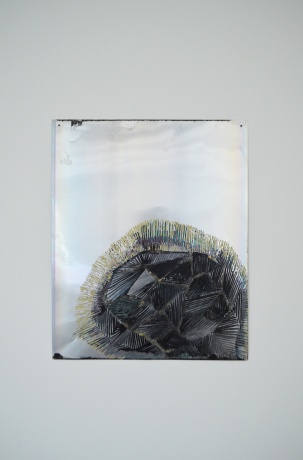Myriam Holme|Pompa, 2014|Aluminium, Schlagmetall, Acrylfarbe,|Aquarellfarbe, Beize, Lack|52 x 43cm