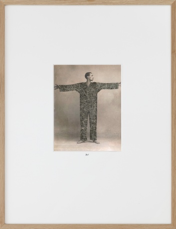ALEXANDRA HOPF|Time Space Suit #1 (1-8), 2016|Fine Art Print, 61 x 47 cm (gerahmt)