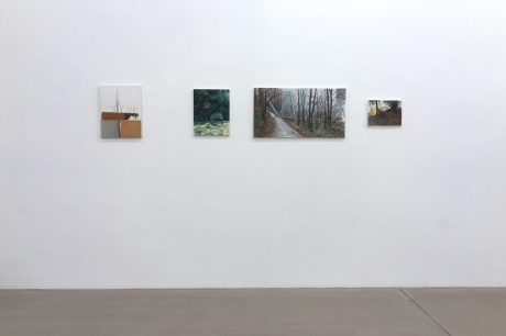 ROBERT HAISS|o.T. (Container), 2011, Öl auf Baumwollstoff, 45 × 35 cm|o.T. (Brache), 2016, Öl auf Baumwollstoff, 40 × 31 cm|Blaue Brücke, 2024, Öl auf Leinwand, 43 × 80 cm|Go…, 2018, Öl auf Leinwand, 22 × 30 cm