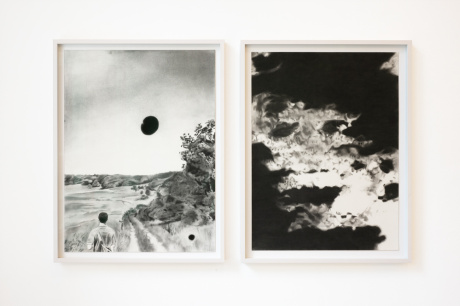 Saioa Fischer Abaigar|Unsolved Exercise, 2025|Kohle auf Papier|61 × 46 cm|Kontakt #2, 2025|Kohle auf Papier|60 × 45 cm 