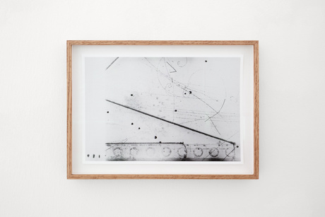 Daniela Friebel|ohne Titel (Ausschnitt aus der Arbeit Kollision), 2026|Fine Art Print auf Wallpaper|16 × 23,5 cm|Auflage 100
