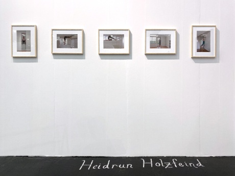 HEIDRUN HOLZFEIND|Hero Pose, 2014|L Shaped Handstand, 2014|Plow Pose, 2014|Handstand, 2014|Tree Pose, 2014|aus: Configurations, Serie von 9 C-Prints|19 × 28,5 cm, Auflage 3 + 2AP